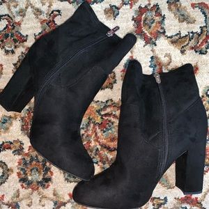 Black Ankle Suede Booties 10W like NEW condition!